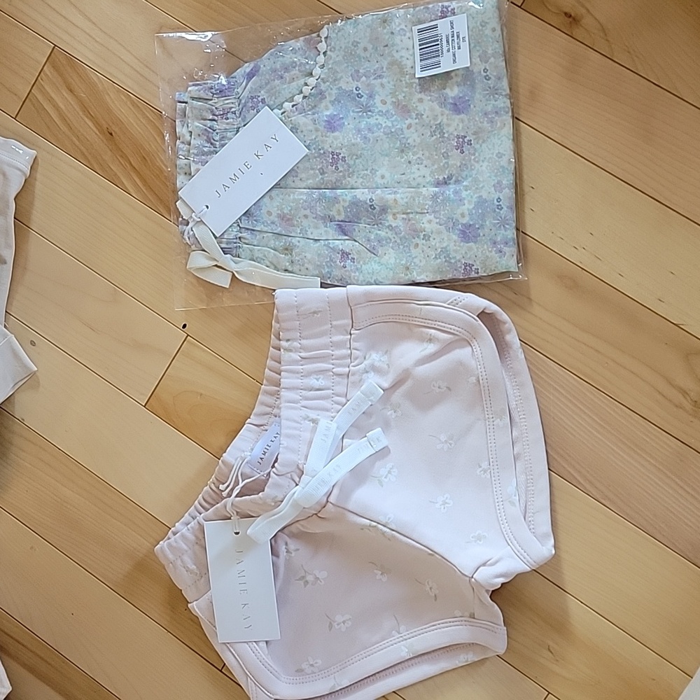 Jamie Kay lot 2 shorts 3y and 5y